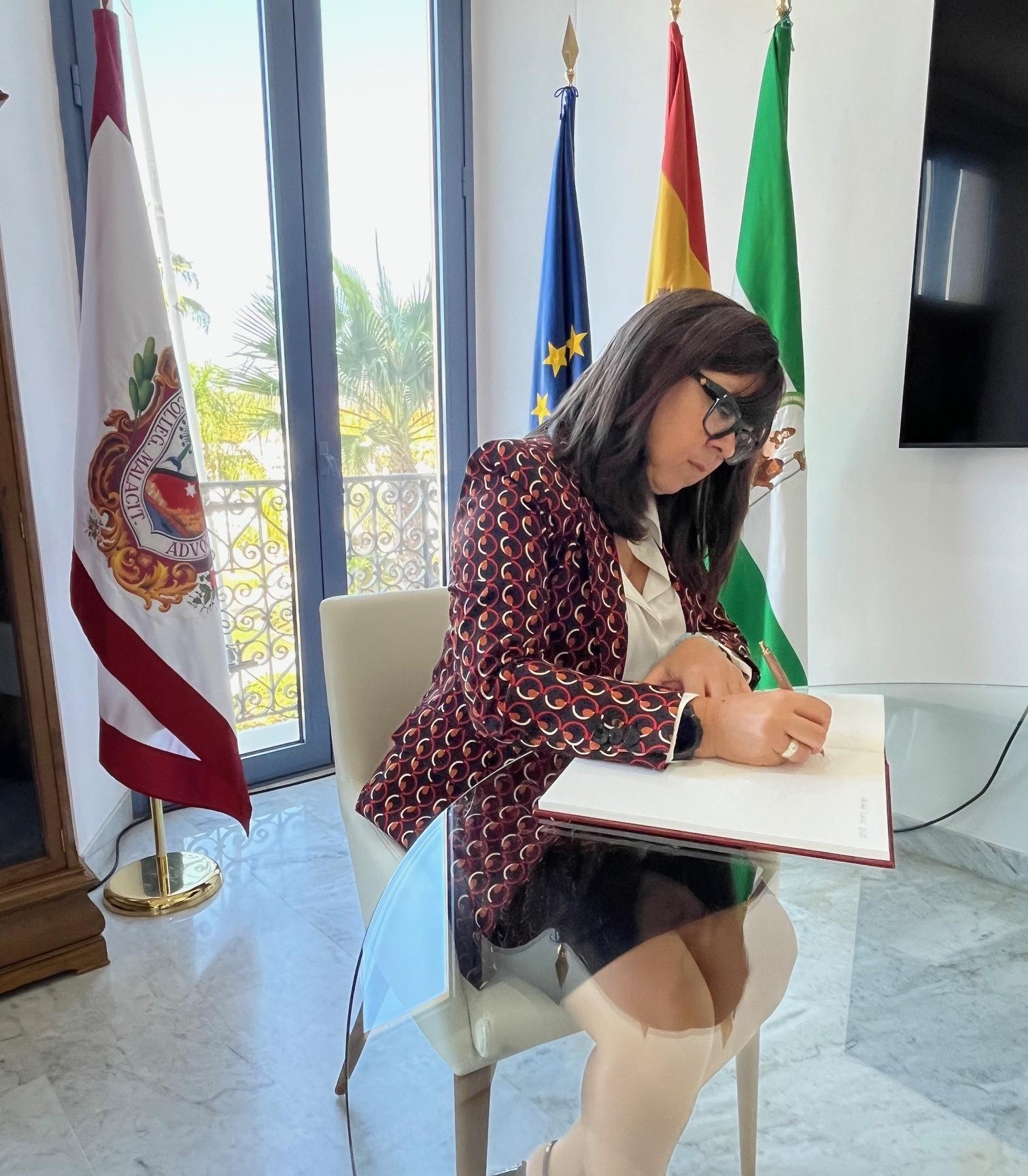 Dª Ana Martín García — Decana del Ilustre Colegio de Abogados de Zamora